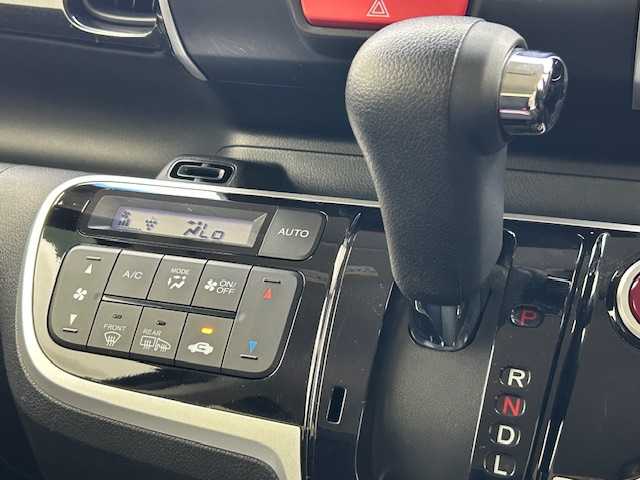 ホンダ Ｎ ＢＯＸ カスタム G SSパッケージ 宮城県 2017(平29)年 2.7万km プレミアムベルベットパープル・パール 4WD/両側パワースライドドア/純正ナビ/(VTR/AUX/CD/DVD/AM/FM/TV/iPod/SD/USB)/バックカメラ/ビルトインETC/前方ドライブレコーダー/シートヒーター/プッシュスタート/スマートキー/HIDヘッドランプ/オートライト/フォグランプ/フロントウィンドウ熱線/ドアバイザー/純正フロアマット/純正14インチアルミホイール