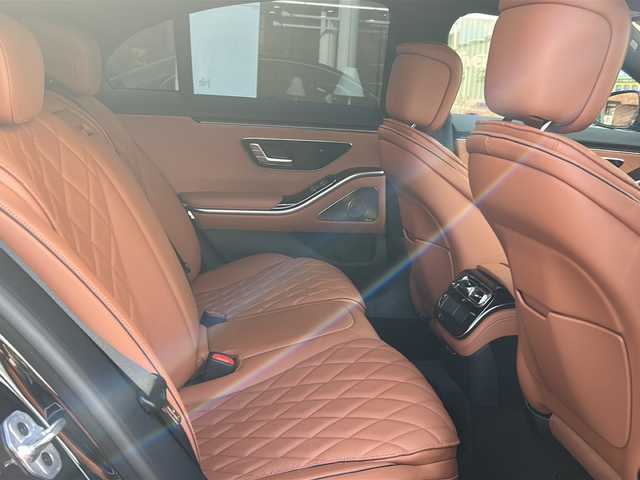 メルセデス・ベンツ Ｍ・ベンツ Ｓ４５０ｄ 4マチック AMGライン 大阪府 2024(令6)年 0.8万km オブシディアンブラック ワンオーナー/ブルメスターオーディオ/純正ナビ/全周囲カメラ/アクティブディスタンスアシスト・ディストロニック（クルコン）/サンルーフ/純正２０インチアルミホイール/フルセグテレビ/アイドリングストップ/エアーサスペンション/フットトランクオープナー/シートヒーター（全席）/シートクーラー（運転席・助手席）/メモリー付パワーシート（運転席・助手席）/ヘッドアップディスプレイ/エレクトロニックスタビリティコントロール/アクティブブレーキアシスト/アクティブレーンキーピングアシスト/アンビエントライト
