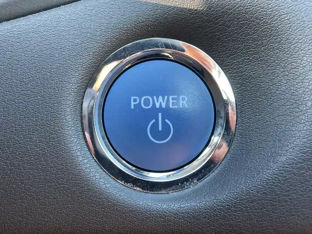 トヨタ クラウン ハイブリッド S 神奈川県 2021(令3)年 7万km ブラック 純正12型ナビ/Bluetooth/CD/USB/フルセグ/レーダークルーズコントロール/ブラインドスポットモニター　/バックカメラ　/シートヒーター　/パワーシート　/ステアリングヒーター　/オートブレーキ　/ETC　/ドライブレコーダー　/LEDヘッドライト　/オートライト/オートマチックハイビーム/スマートキー/プッシュスタート/純正フロアマット/純正アルミホイール/ABS/横滑り防止装置/衝突被害軽減システム/レーンキープアシスト/盗難防止装置