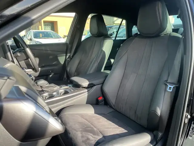 トヨタ クラウン ハイブリッド S 神奈川県 2021(令3)年 7万km ブラック 純正12型ナビ/Bluetooth/CD/USB/フルセグ/レーダークルーズコントロール/ブラインドスポットモニター　/バックカメラ　/シートヒーター　/パワーシート　/ステアリングヒーター　/オートブレーキ　/ETC　/ドライブレコーダー　/LEDヘッドライト　/オートライト/オートマチックハイビーム/スマートキー/プッシュスタート/純正フロアマット/純正アルミホイール/ABS/横滑り防止装置/衝突被害軽減システム/レーンキープアシスト/盗難防止装置
