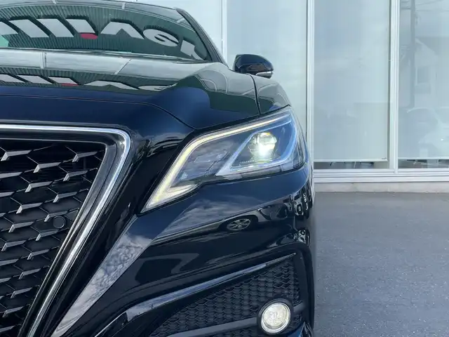 トヨタ クラウン ハイブリッド S 神奈川県 2021(令3)年 7万km ブラック 純正12型ナビ/Bluetooth/CD/USB/フルセグ/レーダークルーズコントロール/ブラインドスポットモニター　/バックカメラ　/シートヒーター　/パワーシート　/ステアリングヒーター　/オートブレーキ　/ETC　/ドライブレコーダー　/LEDヘッドライト　/オートライト/オートマチックハイビーム/スマートキー/プッシュスタート/純正フロアマット/純正アルミホイール/ABS/横滑り防止装置/衝突被害軽減システム/レーンキープアシスト/盗難防止装置