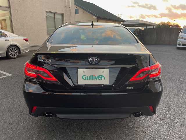 トヨタ クラウン ハイブリッド S 茨城県 2021(令3)年 7万km ブラック 純正12型ナビ/Bluetooth/CD/USB/フルセグ/レーダークルーズコントロール/ブラインドスポットモニター　/バックカメラ　/シートヒーター　/パワーシート　/ステアリングヒーター　/オートブレーキ　/ETC　/ドライブレコーダー　/LEDヘッドライト　/オートライト/オートマチックハイビーム/スマートキー/プッシュスタート/純正フロアマット/純正アルミホイール/ABS/横滑り防止装置/衝突被害軽減システム/レーンキープアシスト/盗難防止装置