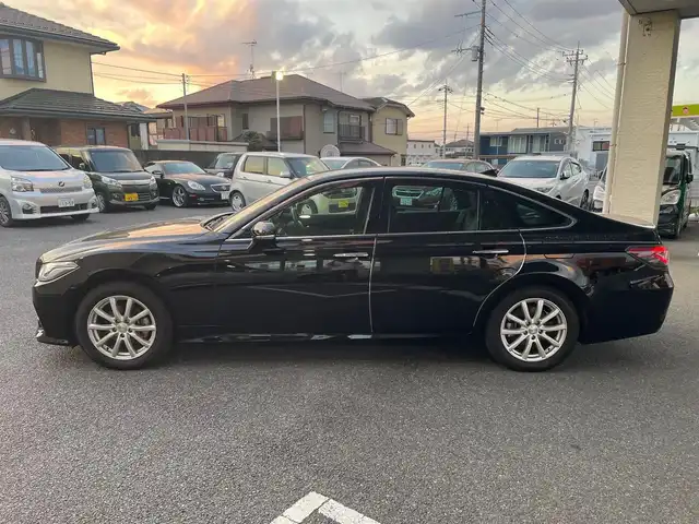 トヨタ クラウン ハイブリッド S 茨城県 2021(令3)年 7万km ブラック 純正12型ナビ/Bluetooth/CD/USB/フルセグ/レーダークルーズコントロール/ブラインドスポットモニター　/バックカメラ　/シートヒーター　/パワーシート　/ステアリングヒーター　/オートブレーキ　/ETC　/ドライブレコーダー　/LEDヘッドライト　/オートライト/オートマチックハイビーム/スマートキー/プッシュスタート/純正フロアマット/純正アルミホイール/ABS/横滑り防止装置/衝突被害軽減システム/レーンキープアシスト/盗難防止装置