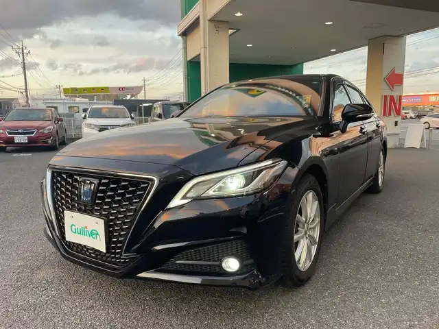 トヨタ クラウン ハイブリッド S 茨城県 2021(令3)年 7万km ブラック 純正12型ナビ/Bluetooth/CD/USB/フルセグ/レーダークルーズコントロール/ブラインドスポットモニター　/バックカメラ　/シートヒーター　/パワーシート　/ステアリングヒーター　/オートブレーキ　/ETC　/ドライブレコーダー　/LEDヘッドライト　/オートライト/オートマチックハイビーム/スマートキー/プッシュスタート/純正フロアマット/純正アルミホイール/ABS/横滑り防止装置/衝突被害軽減システム/レーンキープアシスト/盗難防止装置