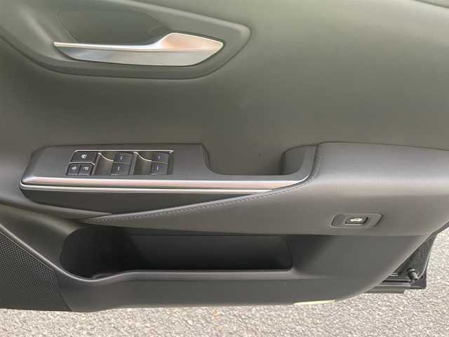 トヨタ クラウン ハイブリッド S 茨城県 2021(令3)年 7万km ブラック 純正12型ナビ/Bluetooth/CD/USB/フルセグ/レーダークルーズコントロール/ブラインドスポットモニター　/バックカメラ　/シートヒーター　/パワーシート　/ステアリングヒーター　/オートブレーキ　/ETC　/ドライブレコーダー　/LEDヘッドライト　/オートライト/オートマチックハイビーム/スマートキー/プッシュスタート/純正フロアマット/純正アルミホイール/ABS/横滑り防止装置/衝突被害軽減システム/レーンキープアシスト/盗難防止装置