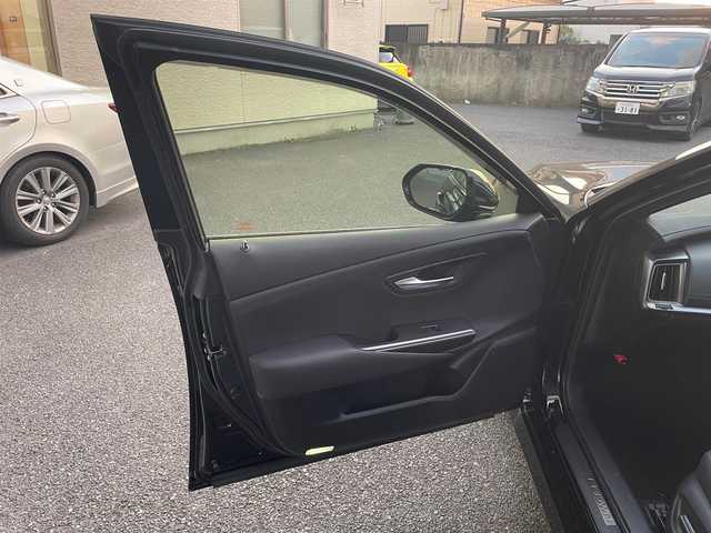 トヨタ クラウン ハイブリッド S 茨城県 2021(令3)年 7万km ブラック 純正12型ナビ/Bluetooth/CD/USB/フルセグ/レーダークルーズコントロール/ブラインドスポットモニター　/バックカメラ　/シートヒーター　/パワーシート　/ステアリングヒーター　/オートブレーキ　/ETC　/ドライブレコーダー　/LEDヘッドライト　/オートライト/オートマチックハイビーム/スマートキー/プッシュスタート/純正フロアマット/純正アルミホイール/ABS/横滑り防止装置/衝突被害軽減システム/レーンキープアシスト/盗難防止装置