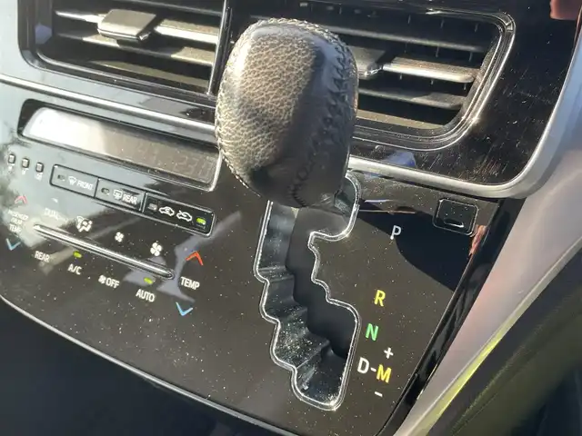 トヨタ エスティマ アエラス プレミアム 千葉県 2017(平29)年 6.4万km ブラック/レッドマイカメタリック 2トーン トヨタセーフティーセンス/・プリクラッシュセーフティー/・レーンキープアシスト/・オートマチックハイビーム/・アダプティブクルーズコントロール/純正10インチSDナビ【NSZN-Z66T】/・CD/DVD/MSV/Bluetooth/フルセグ/バックカメラ/両後パワースライドドア/ハーフレザーシート/運転席パワーシート/スマートキー/純正18インチアルミホイール/純正LEDヘッドライト/ビルトインETC/本革巻きステアリング/ドアバイザー/新車時保証書＆取扱説明書