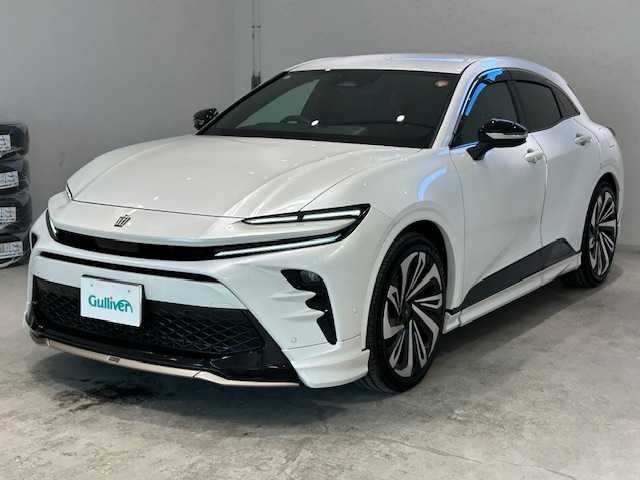 トヨタ クラウン スポーツ Z 宮城県 2024(令6)年 1.3万km プレシャスホワイトパール 4WD/モデリスタエアロ/デジタルインナーミラー/純正ナビ/全方位カメラ/Bluetooth/フルセグTV/トヨタセーフティセンス/・プリクラッシュセーフティ/・レーンディパーチャーアラート/・レーンチェンジアシスト/・レーントレーシングアシスト/・レーダークルーズコントロール/・アダプティブハイビームシステム/・ロードサインアシスト/・プロアクティブドライビングアシスト/・フロントクロストラフィックアラート/ブラインドスポットモニター/前後コーナーセンサー/ヘッドアップディスプレイ/オートホールド/AC100V充電/電動リアゲート/ステアリングヒーター/レザーシート/シートメモリー/エアーシート/シートヒーター/パワーシート/LEDヘッドライト/フォグランプ/オートライト/ヘッドライトウォッシャー/純正ビルトインETC2.0/純正ドライブレコーダー/純正フロアマット