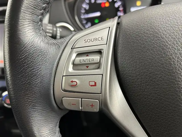 日産 エクストレイル 20Xtt エマージェンシーブレーキ 道央・札幌 2017(平29)年 5.9万km ブリリアントホワイトパール ・パートタイム４WD/・純正メモリナビ/・CD/DVD/BT/USB/フルセグ/・アラウンドビューモニター/・ビルトインETC/・前後ドライブレコーダー/・社外レーダー探知機/・パワーバックドア/・エマージェンシーブレーキ/・横滑り防止装置/・クルーズコントロール/・アイドリングストップ/・ダウンヒルアシストコントロール/・レーンキープアシスト/・パーキングアシスト/・ブラインドスポットモニター/・前後コーナーセンサー/・カプロンシート/・前席シートヒーター/・社外フロアマット/・LEDヘッドライト/・オートライト