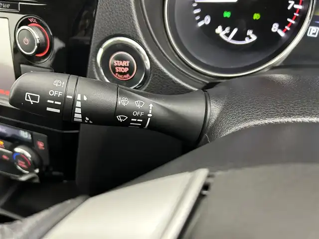 日産 エクストレイル 20Xtt エマージェンシーブレーキ 道央・札幌 2017(平29)年 5.9万km ブリリアントホワイトパール ・パートタイム４WD/・純正メモリナビ/・CD/DVD/BT/USB/フルセグ/・アラウンドビューモニター/・ビルトインETC/・前後ドライブレコーダー/・社外レーダー探知機/・パワーバックドア/・エマージェンシーブレーキ/・横滑り防止装置/・クルーズコントロール/・アイドリングストップ/・ダウンヒルアシストコントロール/・レーンキープアシスト/・パーキングアシスト/・ブラインドスポットモニター/・前後コーナーセンサー/・カプロンシート/・前席シートヒーター/・社外フロアマット/・LEDヘッドライト/・オートライト