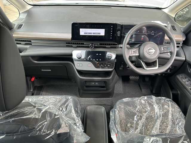 日産 セレナ e－パワー ハイウェイスター V 静岡県 2025(令7)年 0.1千km プリズムホワイト 純正ナビ/・ラジオ/フルセグTV/・Bluetooth/USB/HDMI/主要装備/・レーダークルーズコントロール　/・全方位カメラ　/・両側パワースライドドア　/・ＥＴＣ２．０　/・レーンキープアシスト　/・オートライト　/・オートハイビーム　/・ＬＥＤヘッドライト　/・デジタルインナーミラー　/・ＢＳＭ/・SOSコール/・オートホールド/・プロパイロット/・ワイヤレス充電/・純正アルミホイール/・プッシュスタート/・スマートキー/・スペアキー