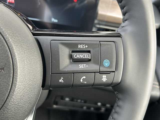 日産 セレナ e－パワー ハイウェイスター V 静岡県 2025(令7)年 0.1千km プリズムホワイト 純正ナビ/・ラジオ/フルセグTV/・Bluetooth/USB/HDMI/主要装備/・レーダークルーズコントロール　/・全方位カメラ　/・両側パワースライドドア　/・ＥＴＣ２．０　/・レーンキープアシスト　/・オートライト　/・オートハイビーム　/・ＬＥＤヘッドライト　/・デジタルインナーミラー　/・ＢＳＭ/・SOSコール/・オートホールド/・プロパイロット/・ワイヤレス充電/・純正アルミホイール/・プッシュスタート/・スマートキー/・スペアキー