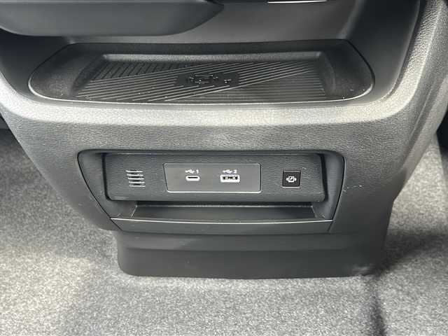 日産 セレナ e－パワー ハイウェイスター V 静岡県 2025(令7)年 0.1千km プリズムホワイト 純正ナビ/・ラジオ/フルセグTV/・Bluetooth/USB/HDMI/主要装備/・レーダークルーズコントロール　/・全方位カメラ　/・両側パワースライドドア　/・ＥＴＣ２．０　/・レーンキープアシスト　/・オートライト　/・オートハイビーム　/・ＬＥＤヘッドライト　/・デジタルインナーミラー　/・ＢＳＭ/・SOSコール/・オートホールド/・プロパイロット/・ワイヤレス充電/・純正アルミホイール/・プッシュスタート/・スマートキー/・スペアキー