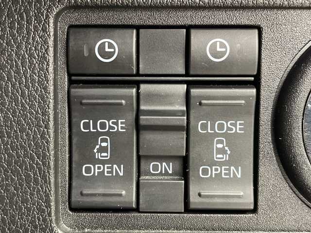 ダイハツ ムーヴ キャンバス ストライプス G 岐阜県 2022(令4)年 2.3万km シャイニングホワイトパール/サンドベージュメタリック 社外SDナビ/CD/DVD/Bluetooth/USB/フルセグTV/バックモニター/両側パワースライドドア(ウェルカムオープン機能付)/スマートアシスト/衝突回避支援ブレーキ機能/車線逸脱警報機能/コーナーセンサー/シートヒーター/ホッとカップホルダー/ドライブレコーダー/ETC/ステアリングリモコン/電動格納ミラー/オートリトラミラー/スマートキー/プッシュスタート/オートLEDヘッドライト電動パーキングブレーキ/オートブレーキホールド/純正フロアマット/純正ドアバイザー