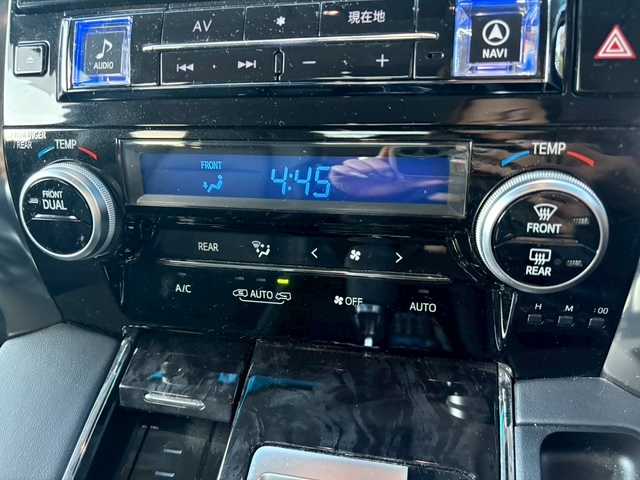 トヨタ アルファード S Cパッケージ 大阪府 2020(令2)年 5万km ホワイトパールクリスタルシャイン ＡＬＰＩＮＥ１１インチナビ　/フルセグ　/Ｂｌｕｅｔｏｏｔｈ　/バックカメラ　/HDMI/ＡＬＰＩＮＥフリップダウンモニター　/本革レザーシート　（OP）/前席・2列目席（シートヒータ・エアーシート）/サンルーフ　/ＡＣ１００Ｖ　/デジタルインナーミラー　/ＢＳＭ/三眼LEDヘッドライト/シーケンシャルライト/両側パワースライドドア/パワーバックドア/前後ドラレコ/ETC