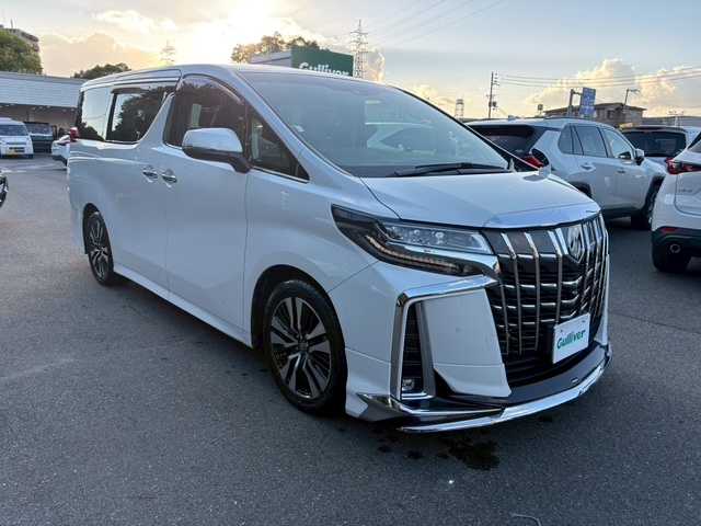 トヨタ アルファード S Cパッケージ 大阪府 2020(令2)年 5万km ホワイトパールクリスタルシャイン ＡＬＰＩＮＥ１１インチナビ　/フルセグ　/Ｂｌｕｅｔｏｏｔｈ　/バックカメラ　/HDMI/ＡＬＰＩＮＥフリップダウンモニター　/本革レザーシート　（OP）/前席・2列目席（シートヒータ・エアーシート）/サンルーフ　/ＡＣ１００Ｖ　/デジタルインナーミラー　/ＢＳＭ/三眼LEDヘッドライト/シーケンシャルライト/両側パワースライドドア/パワーバックドア/前後ドラレコ/ETC