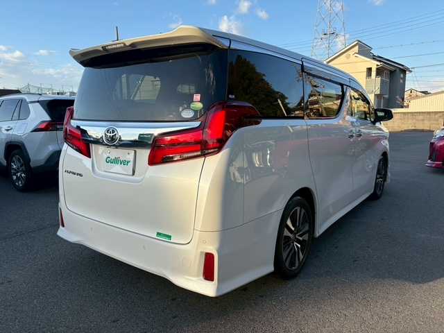 トヨタ アルファード S Cパッケージ 大阪府 2020(令2)年 5万km ホワイトパールクリスタルシャイン ＡＬＰＩＮＥ１１インチナビ　/フルセグ　/Ｂｌｕｅｔｏｏｔｈ　/バックカメラ　/HDMI/ＡＬＰＩＮＥフリップダウンモニター　/本革レザーシート　（OP）/前席・2列目席（シートヒータ・エアーシート）/サンルーフ　/ＡＣ１００Ｖ　/デジタルインナーミラー　/ＢＳＭ/三眼LEDヘッドライト/シーケンシャルライト/両側パワースライドドア/パワーバックドア/前後ドラレコ/ETC