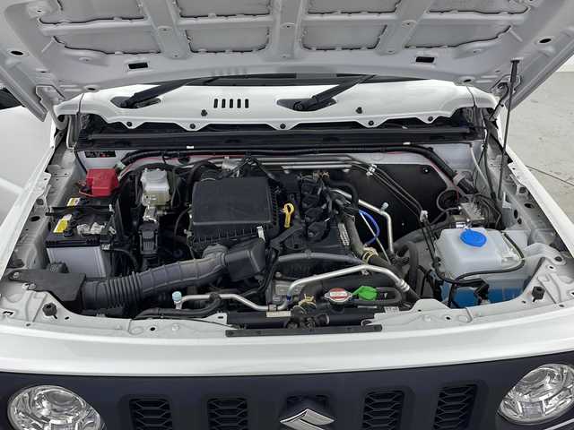 スズキ ジムニー シエラ JC 宮城県 2020(令2)年 2.4万km ピュアホワイトP 禁煙車/デュアルカメラブレーキサポート/スズキセーフティサポート/・車線逸脱抑制制御機能/・車線逸脱警報機能/・横滑り防止装置/・ハイビームアシスト/バックカメラ/ダウンヒルアシストコントロール/純正8インチナビ/・BT/SD/CD/DVD/USB/iPod/AM/FM/フルセグTV/前席シートヒーター/ETC/革巻きステアリング/ステアリングスイッチ/エンジンスターター/スマートキー/プッシュスタート/LEDヘッドライト/LEDフォグランプ/純正フロアマット/純正ドアバイザー/純正15インチホイール/ヒーテッドミラー