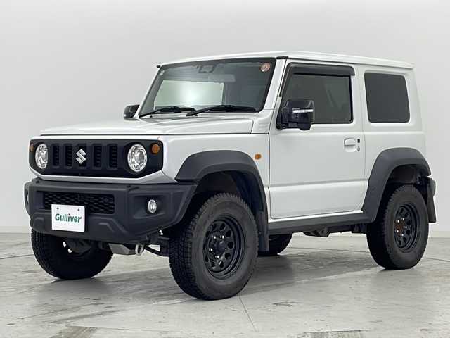 スズキ ジムニー シエラ JC 宮城県 2020(令2)年 2.4万km ピュアホワイトP 禁煙車/デュアルカメラブレーキサポート/スズキセーフティサポート/・車線逸脱抑制制御機能/・車線逸脱警報機能/・横滑り防止装置/・ハイビームアシスト/バックカメラ/ダウンヒルアシストコントロール/純正8インチナビ/・BT/SD/CD/DVD/USB/iPod/AM/FM/フルセグTV/前席シートヒーター/ETC/革巻きステアリング/ステアリングスイッチ/エンジンスターター/スマートキー/プッシュスタート/LEDヘッドライト/LEDフォグランプ/純正フロアマット/純正ドアバイザー/純正15インチホイール/ヒーテッドミラー