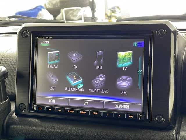 スズキ ジムニー シエラ JC 宮城県 2020(令2)年 2.4万km ピュアホワイトP 禁煙車/デュアルカメラブレーキサポート/スズキセーフティサポート/・車線逸脱抑制制御機能/・車線逸脱警報機能/・横滑り防止装置/・ハイビームアシスト/バックカメラ/ダウンヒルアシストコントロール/純正8インチナビ/・BT/SD/CD/DVD/USB/iPod/AM/FM/フルセグTV/前席シートヒーター/ETC/革巻きステアリング/ステアリングスイッチ/エンジンスターター/スマートキー/プッシュスタート/LEDヘッドライト/LEDフォグランプ/純正フロアマット/純正ドアバイザー/純正15インチホイール/ヒーテッドミラー