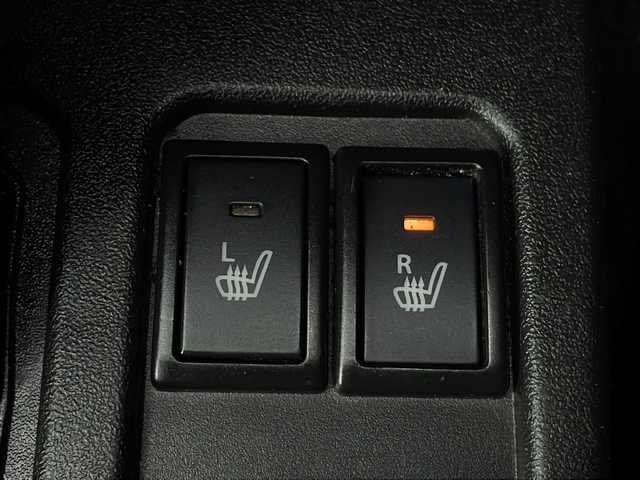 スズキ ジムニー シエラ JC 宮城県 2020(令2)年 2.4万km ピュアホワイトP 禁煙車/デュアルカメラブレーキサポート/スズキセーフティサポート/・車線逸脱抑制制御機能/・車線逸脱警報機能/・横滑り防止装置/・ハイビームアシスト/バックカメラ/ダウンヒルアシストコントロール/純正8インチナビ/・BT/SD/CD/DVD/USB/iPod/AM/FM/フルセグTV/前席シートヒーター/ETC/革巻きステアリング/ステアリングスイッチ/エンジンスターター/スマートキー/プッシュスタート/LEDヘッドライト/LEDフォグランプ/純正フロアマット/純正ドアバイザー/純正15インチホイール/ヒーテッドミラー