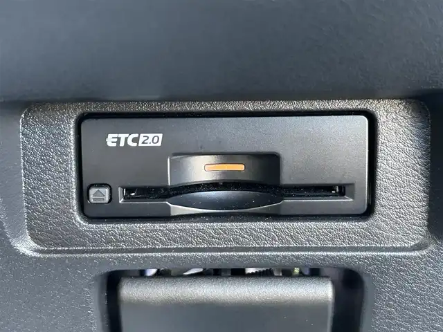 日産 オーラ ニスモ 栃木県 2022(令4)年 1.6万km ピュアホワイトパール 全方位運転支援システム/・インテリジェントエマージェンシーブレーキ/・踏み間違い衝突防止アシスト　・標識検知機能/・前方衝突予測警報　・ふらつき警報　・後退時車両検知機能/・車線逸脱警報　・車線逸脱防止支援システム/・後側方衝突防止支援システム/車両検知警報/9インチワイドディスプレイコネクトナビゲーションシステム/フルセグTV/Bluetooth/USB/AppleCarPlay/インテリジェントアラウンドビューモニター/インテリジェントルームミラー/ETC2.0/ドライブレコーダー/ワイヤレス充電/ブラックフードデカール/NISMOロゴ入りレッド加飾付ブラック合皮ハーフレザーシート/スマートキー/プッシュEgスタート/純正17インチAW/アダプティブLEDヘッドライト/フォグランプ