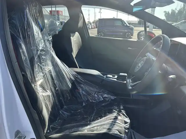 日産 オーラ ニスモ 栃木県 2022(令4)年 1.6万km ピュアホワイトパール 全方位運転支援システム/・インテリジェントエマージェンシーブレーキ/・踏み間違い衝突防止アシスト　・標識検知機能/・前方衝突予測警報　・ふらつき警報　・後退時車両検知機能/・車線逸脱警報　・車線逸脱防止支援システム/・後側方衝突防止支援システム/車両検知警報/9インチワイドディスプレイコネクトナビゲーションシステム/フルセグTV/Bluetooth/USB/AppleCarPlay/インテリジェントアラウンドビューモニター/インテリジェントルームミラー/ETC2.0/ドライブレコーダー/ワイヤレス充電/ブラックフードデカール/NISMOロゴ入りレッド加飾付ブラック合皮ハーフレザーシート/スマートキー/プッシュEgスタート/純正17インチAW/アダプティブLEDヘッドライト/フォグランプ