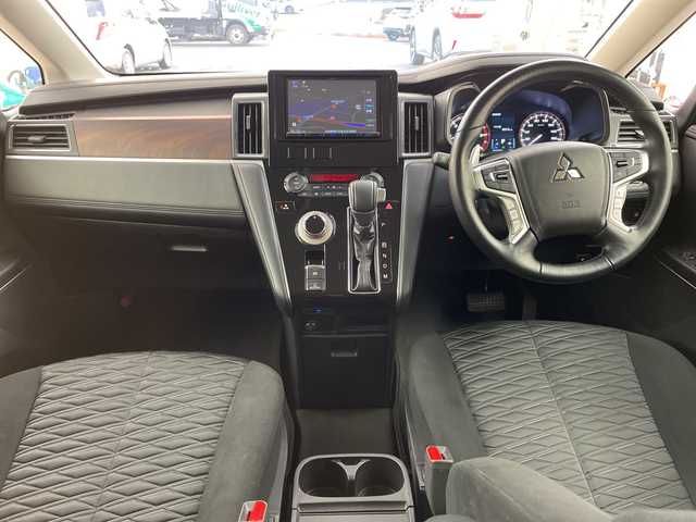 三菱 デリカＤ：５ G パワーパッケージ 兵庫県 2022(令4)年 5.1万km アメジストブラック ・社外ナビ/Bluetooth/CD/DVD/SD/TV/・全方位カメラ/・4WD/・ディーゼル車/・衝突軽減ブレーキ/・レーダクルーズコントロール/・レーンキープアシスト/・オートマチックハイビーム/・両側パワースライドドア/・パワーバックドア/・ステアリングヒーター/・パドルシフト/・運転席パワーシート/・前席シートヒーター/・前後ドライブレコーダー/・ETC/・フロアマット/・オートワイパー/・LEDヘッドライト/・純正アルミホイールタイヤ/・取扱説明書/・保証書/・スペアキー