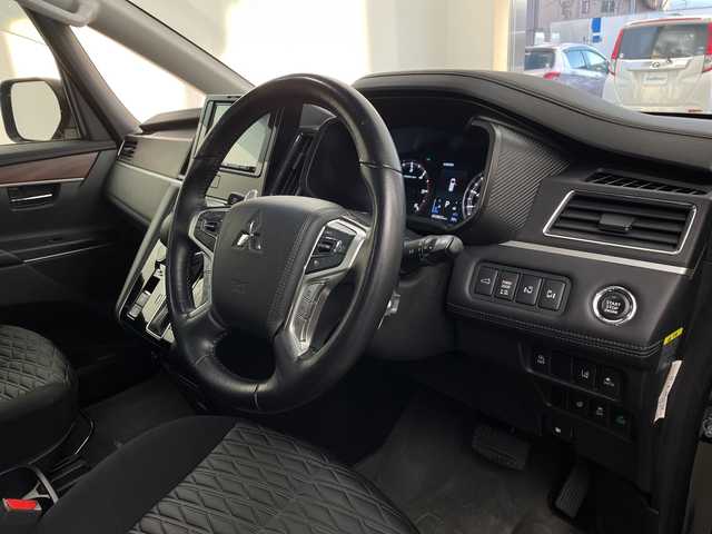 三菱 デリカＤ：５ G パワーパッケージ 兵庫県 2022(令4)年 5.1万km アメジストブラック ・社外ナビ/Bluetooth/CD/DVD/SD/TV/・全方位カメラ/・4WD/・ディーゼル車/・衝突軽減ブレーキ/・レーダクルーズコントロール/・レーンキープアシスト/・オートマチックハイビーム/・両側パワースライドドア/・パワーバックドア/・ステアリングヒーター/・パドルシフト/・運転席パワーシート/・前席シートヒーター/・前後ドライブレコーダー/・ETC/・フロアマット/・オートワイパー/・LEDヘッドライト/・純正アルミホイールタイヤ/・取扱説明書/・保証書/・スペアキー