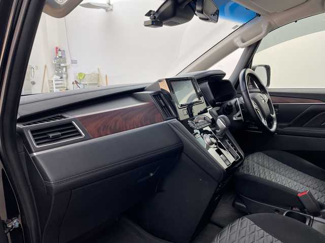 三菱 デリカＤ：５ G パワーパッケージ 兵庫県 2022(令4)年 5.1万km アメジストブラック ・社外ナビ/Bluetooth/CD/DVD/SD/TV/・全方位カメラ/・4WD/・ディーゼル車/・衝突軽減ブレーキ/・レーダクルーズコントロール/・レーンキープアシスト/・オートマチックハイビーム/・両側パワースライドドア/・パワーバックドア/・ステアリングヒーター/・パドルシフト/・運転席パワーシート/・前席シートヒーター/・前後ドライブレコーダー/・ETC/・フロアマット/・オートワイパー/・LEDヘッドライト/・純正アルミホイールタイヤ/・取扱説明書/・保証書/・スペアキー