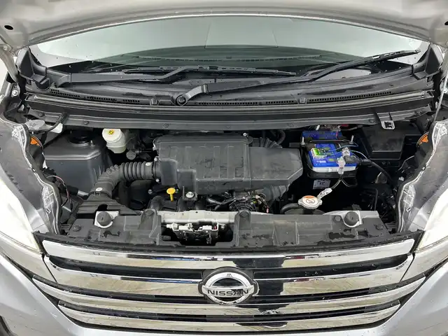 日産 デイズ ルークス HWS X Vセレクション 愛知県 2017(平29)年 1.9万km クールシルバー 純正７インチSDナビ/(CD/DVD/BT/フルセグTV)/バックカメラ/衝突被害軽減システム/両側パワースライドドア/横滑り防止装置/アイドリングストップ/LEDヘッドライト/フォグランプ/オートライト/ウィンカーミラー/電動格納ミラー/純正アルミホイール/プッシュスタート/スマートキー/フロアマット/ドアバイザー