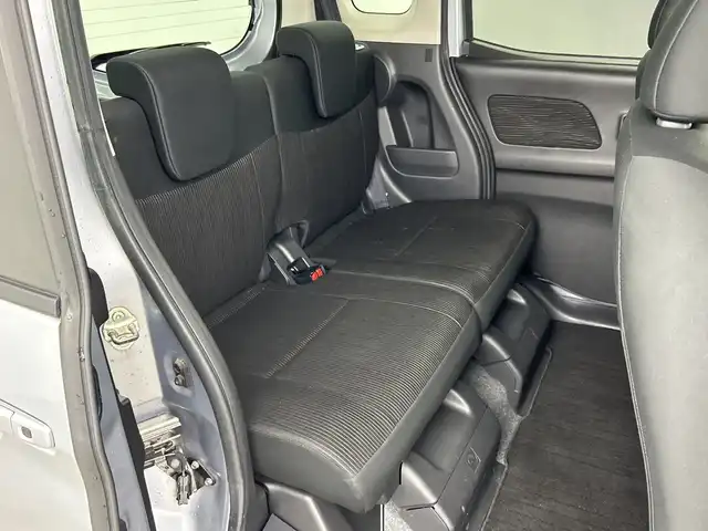 日産 デイズ ルークス HWS X Vセレクション 愛知県 2017(平29)年 1.9万km クールシルバー 純正７インチSDナビ/(CD/DVD/BT/フルセグTV)/バックカメラ/衝突被害軽減システム/両側パワースライドドア/横滑り防止装置/アイドリングストップ/LEDヘッドライト/フォグランプ/オートライト/ウィンカーミラー/電動格納ミラー/純正アルミホイール/プッシュスタート/スマートキー/フロアマット/ドアバイザー