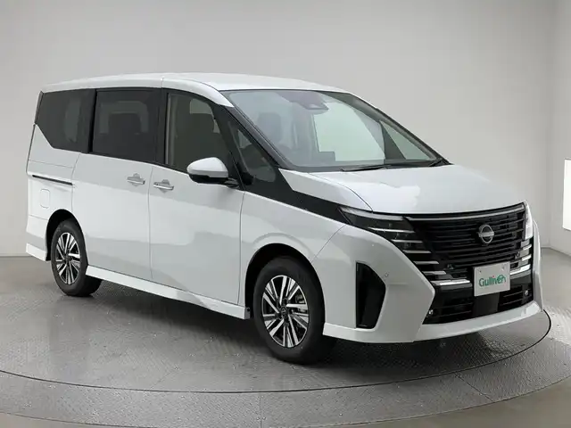 日産 セレナ e－パワー ハイウェイスター V 兵庫県 2025(令7)年 0.1万km未満 プリズムホワイト 純正メモリナビ/（Bluetooth/フルセグTV/USB/HDMI）/純正ディスプレイオーディオ/アラウンドビューモニター/プロパイロット/アダクティブクルーズコントロール/ブラインドスポットモニター/エマージェンシーブレーキ/インテリジェントルームミラー/横滑り防止装置/盗難防止装置/カーテンエアバッグ/クルーズコントロール（前後）/両側パワースライドドア/ビルトインETC2.0/LEDヘッドライト/LEDフォグランプ/オートライト/オートマチックハイビーム/純正ドライブレコーダー/スマートキー/スペアキー1本/3列シート
