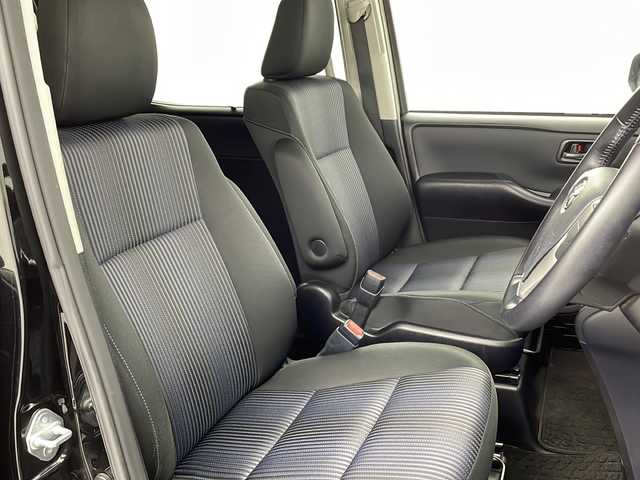 トヨタ ヴォクシー ZS 煌 新潟県 2016(平28)年 13.1万km ブラック 4WD/トヨタセーフティセンス/純正SDナビ/(AM/FM/CD/SD/フルセグ/Bluetooth)/バックモニター/両側パワースライドドア/LEDオートライト/純正アルミホイール付夏タイヤ積込/(205/60/R16/6mm)/純正フロアマット/ドアバイザー/スマートキー/ETC