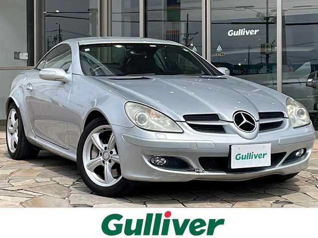 メルセデス・ベンツ ＳＬＫ３５０ 静岡県 2007(平19)年 4.9万km イリジウムシルバー 純正ナビ/バックカメラ/純正アルミホイール/リモコンキー/ETC/黒革シート/シートヒーター/パワーシート/エアスカーフ/パークトロニック/クルーズコントロール/harman/karodn
