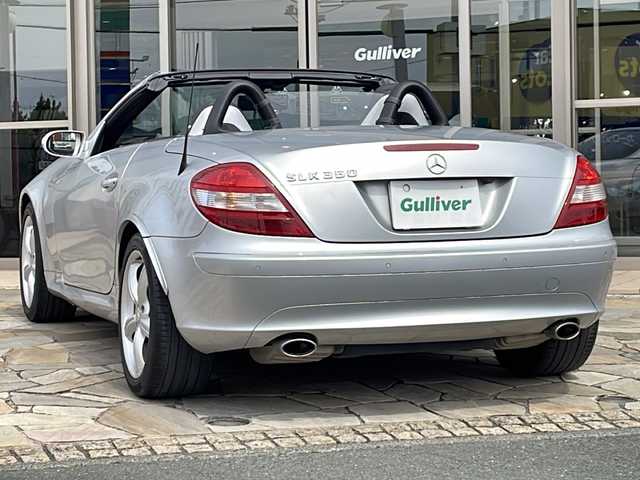 メルセデス・ベンツ ＳＬＫ３５０ 静岡県 2007(平19)年 4.9万km イリジウムシルバー 純正ナビ/バックカメラ/純正アルミホイール/リモコンキー/ETC/黒革シート/シートヒーター/パワーシート/エアスカーフ/パークトロニック/クルーズコントロール/harman/karodn