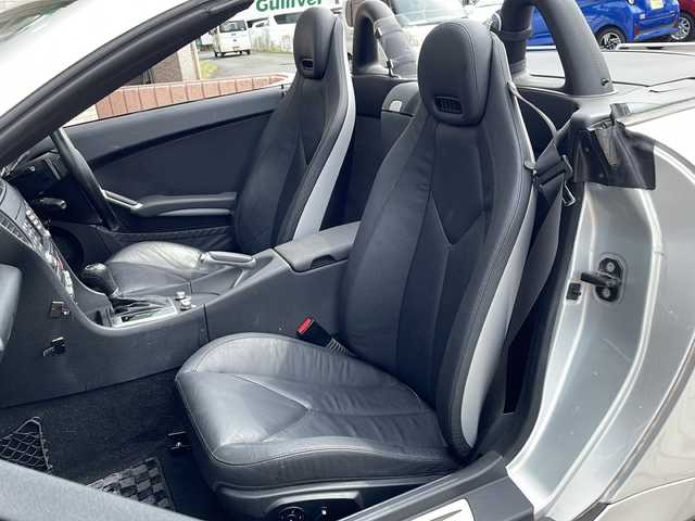 メルセデス・ベンツ ＳＬＫ３５０ 静岡県 2007(平19)年 4.9万km イリジウムシルバー 純正ナビ/バックカメラ/純正アルミホイール/リモコンキー/ETC/黒革シート/シートヒーター/パワーシート/エアスカーフ/パークトロニック/クルーズコントロール/harman/karodn