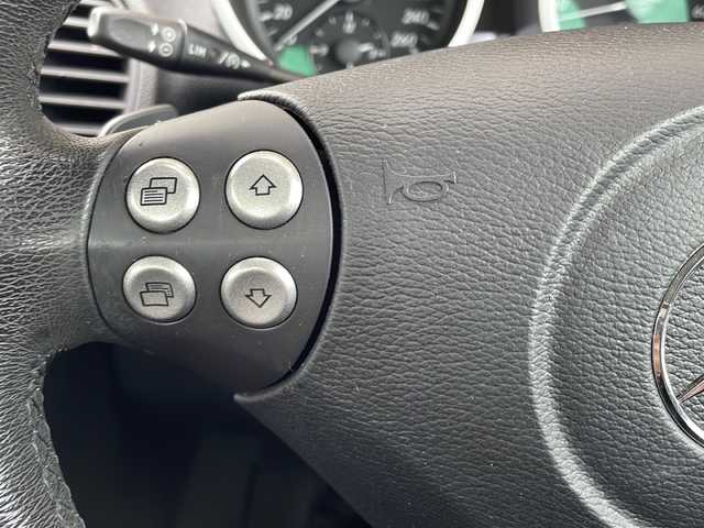 メルセデス・ベンツ ＳＬＫ３５０ 静岡県 2007(平19)年 4.9万km イリジウムシルバー 純正ナビ/バックカメラ/純正アルミホイール/リモコンキー/ETC/黒革シート/シートヒーター/パワーシート/エアスカーフ/パークトロニック/クルーズコントロール/harman/karodn