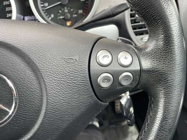 メルセデス・ベンツ ＳＬＫ３５０ 静岡県 2007(平19)年 4.9万km イリジウムシルバー 純正ナビ/バックカメラ/純正アルミホイール/リモコンキー/ETC/黒革シート/シートヒーター/パワーシート/エアスカーフ/パークトロニック/クルーズコントロール/harman/karodn