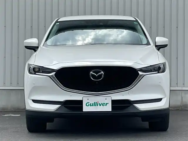 マツダ ＣＸ－５ XD 神奈川県 2019(平31)年 5.7万km スノーフレイクホワイトパールマイカ 純正メーカーナビ/CD/FM/AM/Bluetooth/全方位モニター/レーンキープアシスト/衝突軽減被害システム/トラクションコントロールシステム/LEDヘッドライト/AUTOライト/本革ステアリング/ステアリングスイッチ/LEDヘッドライト/ドアバイザー/フロアマット/プッシュスタート/スマートキー/ETC