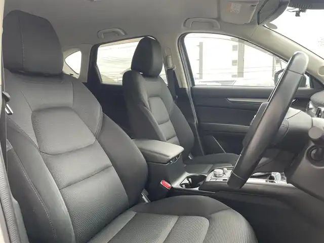 マツダ ＣＸ－５ XD 神奈川県 2019(平31)年 5.7万km スノーフレイクホワイトパールマイカ 純正メーカーナビ/CD/FM/AM/Bluetooth/全方位モニター/レーンキープアシスト/衝突軽減被害システム/トラクションコントロールシステム/LEDヘッドライト/AUTOライト/本革ステアリング/ステアリングスイッチ/LEDヘッドライト/ドアバイザー/フロアマット/プッシュスタート/スマートキー/ETC