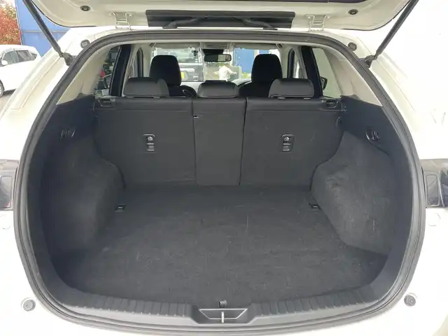 マツダ ＣＸ－５ XD 神奈川県 2019(平31)年 5.7万km スノーフレイクホワイトパールマイカ 純正メーカーナビ/CD/FM/AM/Bluetooth/全方位モニター/レーンキープアシスト/衝突軽減被害システム/トラクションコントロールシステム/LEDヘッドライト/AUTOライト/本革ステアリング/ステアリングスイッチ/LEDヘッドライト/ドアバイザー/フロアマット/プッシュスタート/スマートキー/ETC