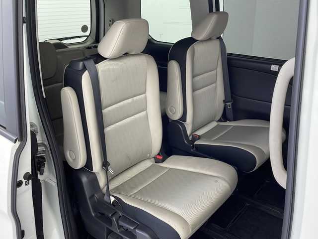 日産 セレナ e－パワー ハイウェイスター V 鹿児島県 2020(令2)年 3万km ブリリアントホワイトパール 純正10インチSDナビMM520D-L/(BT/CD/DVD/AM/FM/フルセグTV)/プロパイロット/アラウンドビューモニター/パーキングアシスト/アイドリングストップ/純正フリップダウンモニター/バックカメラ/純正ナビ連動型ドライブレコーダー（前方）/3列シート/両側パワースライドドア/純正16インチアルミホイール/前後コーナーセンサー/レーンキープアシスト/純正LEDヘッドライト/電動パーキングブレーキ/オートホールド/スペアキー/取扱説明書