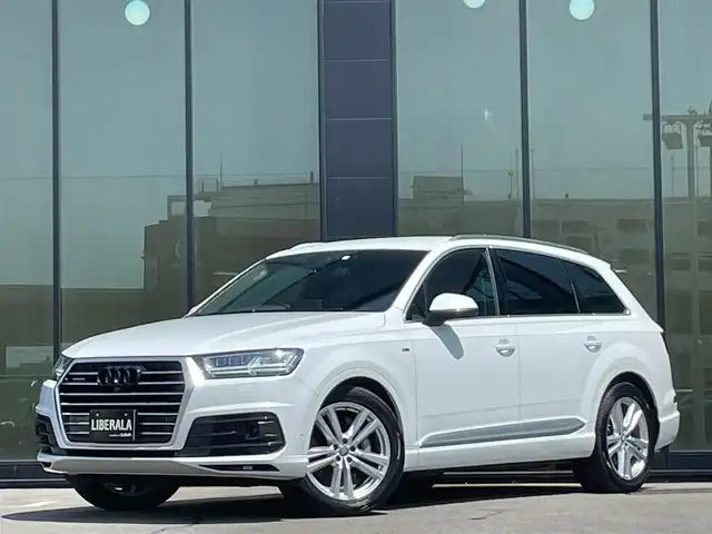 アウディ Ｑ７ 石川県 2018(平30)年 6.8万km 白 4WD/純正メモリナビ/（BT/FM/AM/フルセグTV)/全周囲カメラ/パワーシート/黒レザーシート/1列目2二列目シートヒーター/ステアリングスイッチ/パドルシフト/マトリクスLEDオードヘッドライト/純正ブラックエンブレム/バーチャルコックピット/前後ドライブレコーダー/ETC2.0