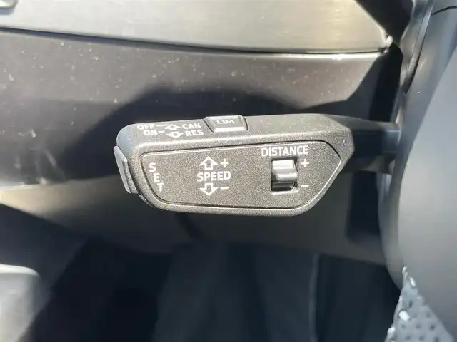 アウディ Ｑ７ 石川県 2018(平30)年 6.8万km 白 4WD/純正メモリナビ/（BT/FM/AM/フルセグTV)/全周囲カメラ/パワーシート/黒レザーシート/1列目2二列目シートヒーター/ステアリングスイッチ/パドルシフト/マトリクスLEDオードヘッドライト/純正ブラックエンブレム/バーチャルコックピット/前後ドライブレコーダー/ETC2.0