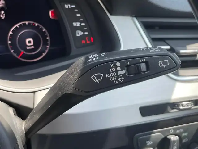 アウディ Ｑ７ 石川県 2018(平30)年 6.8万km 白 4WD/純正メモリナビ/（BT/FM/AM/フルセグTV)/全周囲カメラ/パワーシート/黒レザーシート/1列目2二列目シートヒーター/ステアリングスイッチ/パドルシフト/マトリクスLEDオードヘッドライト/純正ブラックエンブレム/バーチャルコックピット/前後ドライブレコーダー/ETC2.0