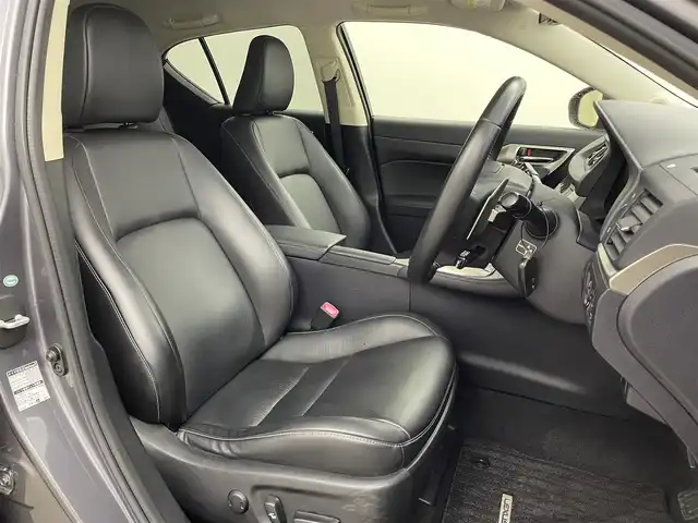 レクサス ＣＴ 200h バージョンC 埼玉県 2014(平26)年 5.8万km マーキュリーグレーマイカ 純正ナビ　/ フルセグ BT CD DVD/レーダークルーズコントロール　/クリアランスソナー /パドルシフト　/バックモニター　　/前席パワーシート　/運転席メモリーシート　/前席シートヒーター　/ドライブレコーダー　/ETC/LEDオートライト