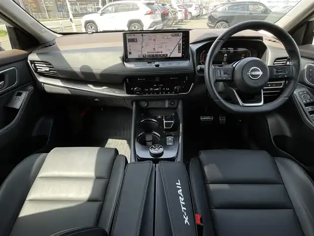 日産 エクストレイル G e－4ORCE 道央・札幌 2023(令5)年 1.8万km ブリリアントホワイトパール ・４WD/・衝突軽減ブレーキ/・プロパイロット/・サンルーフ/・パーキングアシスト/・全方位カメラ/・レザーシート/・パワーシート/・純正ディスプレイオーディオ/　BT＆USB＆TV/・バックカメラ/・サイドカメラ/・フロントカメラ/・パワーバックドア/・ブラインドスポットモニター/・デジタルインナーミラー/・置くだけ充電/・ヘッドアップディスプレイ/・ステアリングヒーター/・シートヒーター/・ダウンヒルアシスト/・プッシュスタート/・スマートキー/・コーナーセンサー/・レーンキープアシスト/・オートリトラミラー/・ETC/・オートライト/・オートエアコン/・社外AW＆夏タイヤ積込/・ウィンカーミラー/・フォグライト/・スペアキー