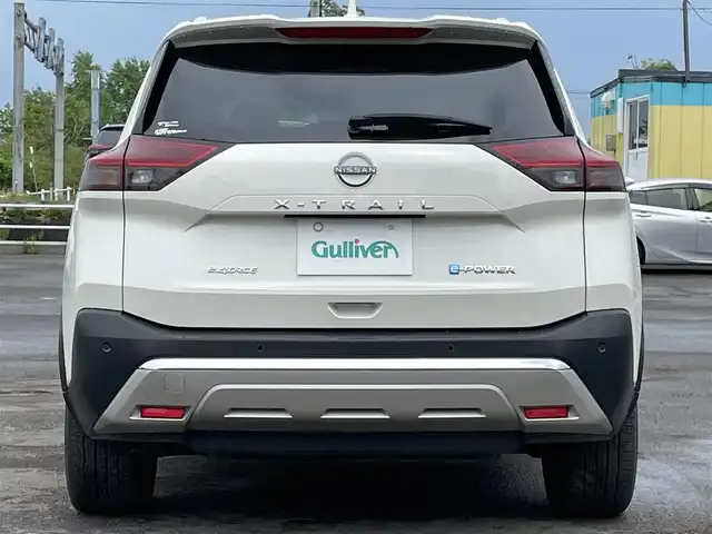 日産 エクストレイル G e－4ORCE 道央・札幌 2023(令5)年 1.8万km ブリリアントホワイトパール ４WD/BOSEプレミアムサウンドシステム/サンルーフ/純正メーカーナビ/AM/FM/BT/フルセグ/プロパイロット/エマージェンシーブレーキ/横滑り防止装置/レーダークルーズコントロール/レーンキープアシスト/パーキングアシスト/クリアランスソナー/アラウンドビューモニター/ビルトインETC2.0/ドライブレコーダー/デジタルインナーミラー/e-Pedal/EVMODE/DRIVEMODE切替/パワーバックドア/前席パワーシート/D席メモリーシート/全席シートヒーター/前席エアシート/レザーシート/革巻きステアリング/ステアリングリモコン/ハンドルヒーター/電動パーキング/オートブレーキホールド/AC100V/プッシュスタート/スマートキー/LEDヘッドライト/オートライト/オートハイビーム/フォグランプ/電動格納ミラー/ウィンカーミラー/純正フロアマット/スペアキー/社外AW付冬タイヤ積込/235/60/R18/2022年/山7mm