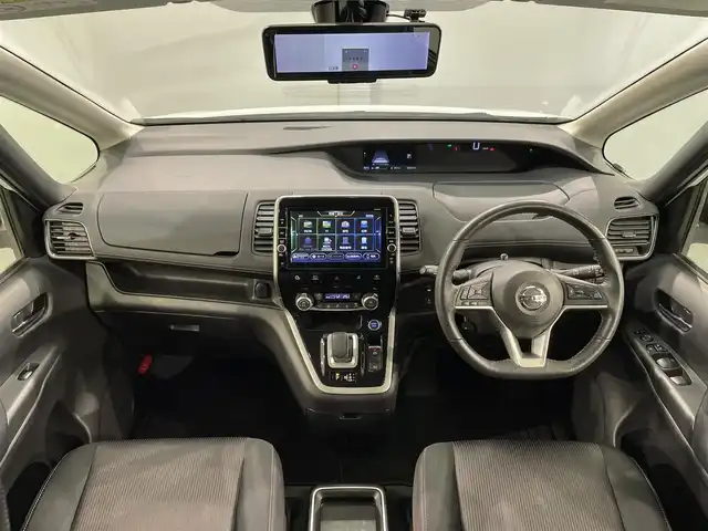 日産 セレナ e－パワー ハイウェイスター V 愛知県 2018(平30)年 5.7万km ミントホワイトP 純正９インチナビ/（CD/DVD/Blu-lay/フルセグ/Bluetooth/SD）/プロパイロット/フリップダウンモニター/デジタルインナーミラー/アラウンドビューモニター/両側パワースライドドア/ビルトインＥＴＣ２．０/ドライブレコーダー　/シートヒーター/コーナーセンサー/ＬＥＤヘッドライト